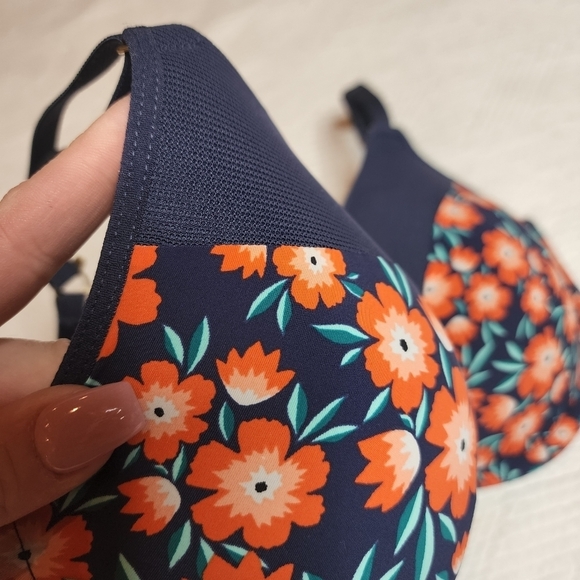 Lively floral bra-converable racerback. - Picture 8 of 9